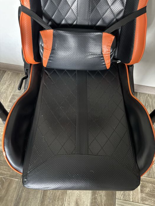 Продам игровое кресло
