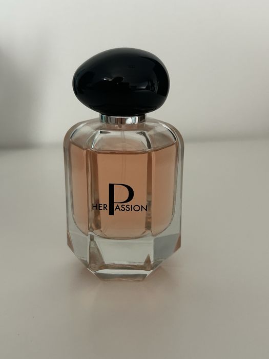 Farmasi Her Passion, apă de parfum, folosit (~80-90% rămas)