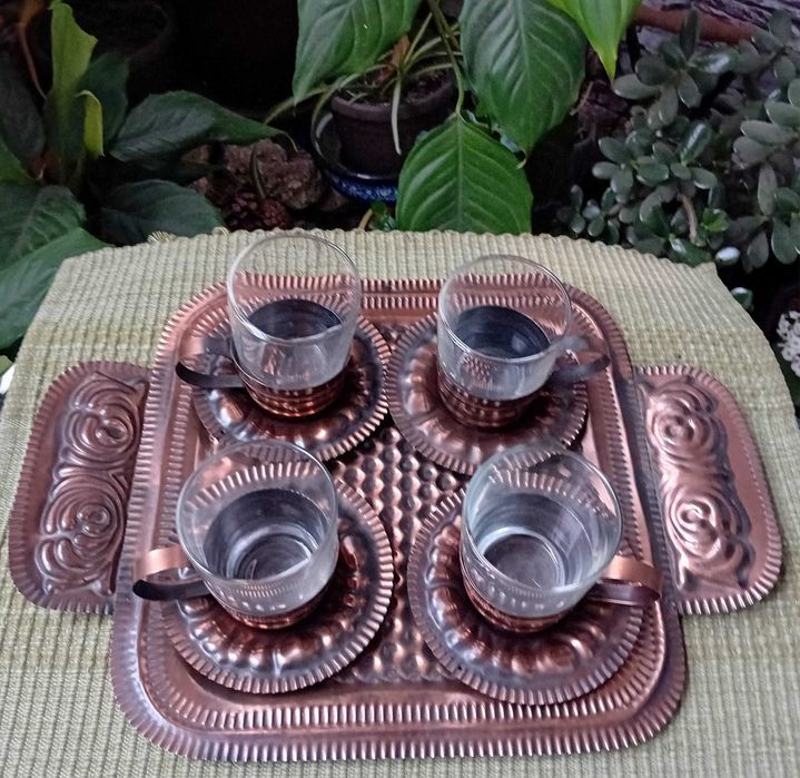 Старинен сервиз за чай