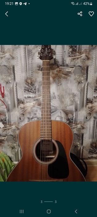 Гитара из красного дерева