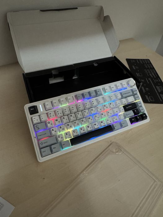 Клавиатура EPOMAKER x AULA F75 белый