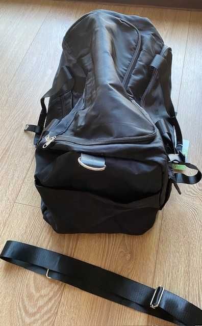 Geanta sport 42L neagra, noua, compartiment pantofi & umed