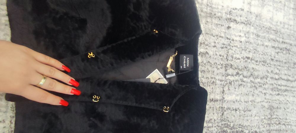 Жакет черного цвета