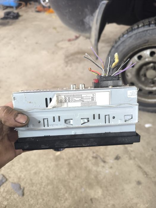 Продам автомагнитолу рабочая .