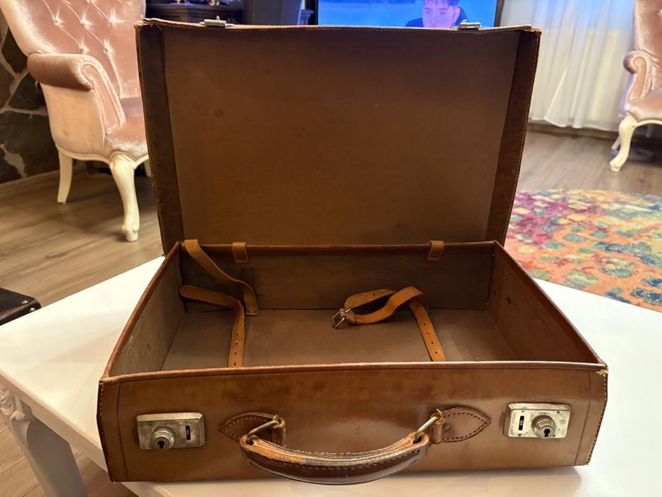 Valiza, servieta antica din piele