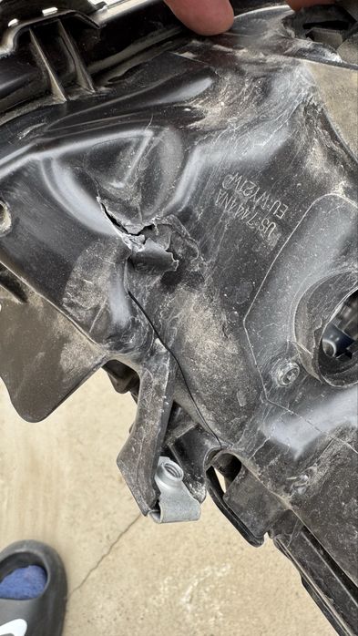 Тойота хайландер левая фара