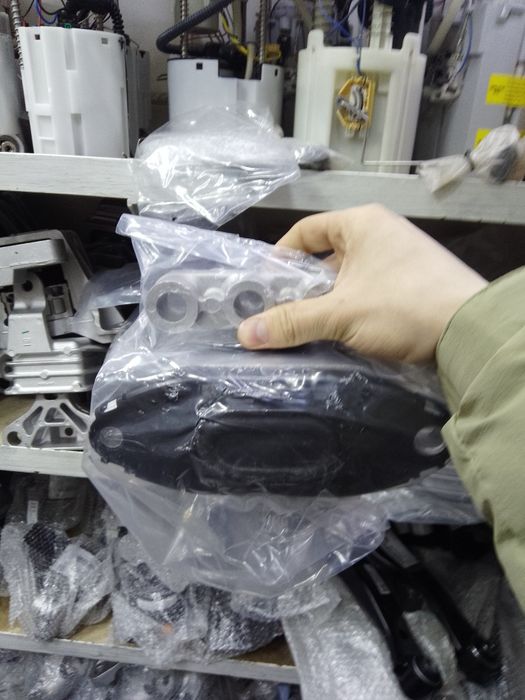 Tracker 1 o'ng tomon padushka