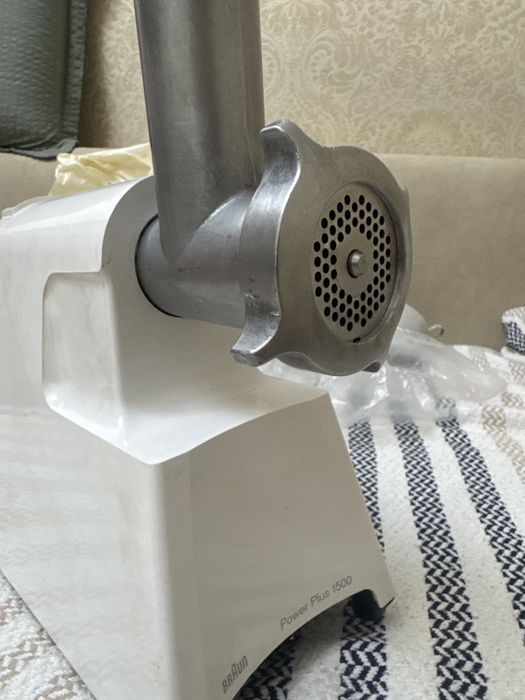 Продам электромясорубку Braun