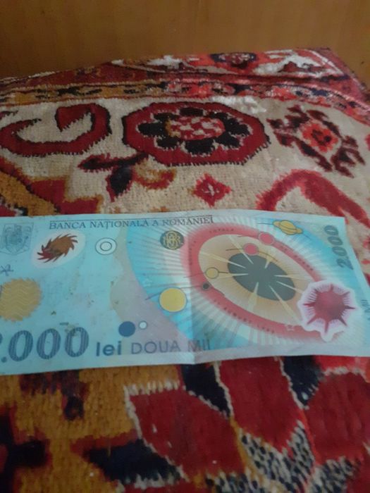 Bancnota 2000 lei cu eclipsa de colectie