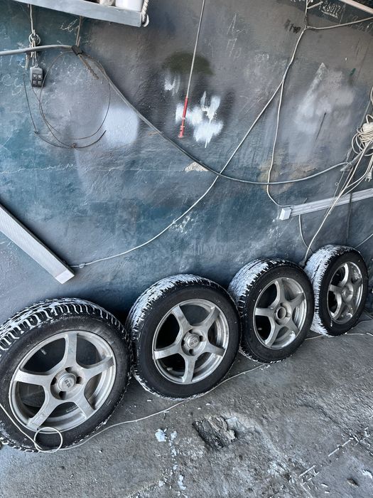Продам комплект резины с дисками