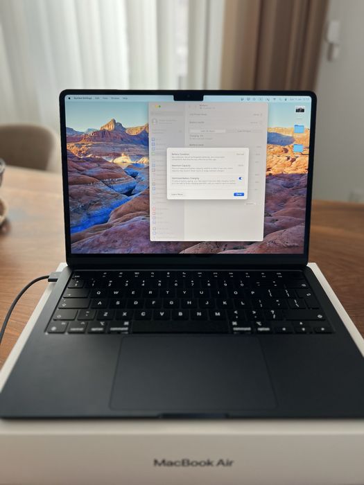 MacBook Air M2 13.6” – като нов!