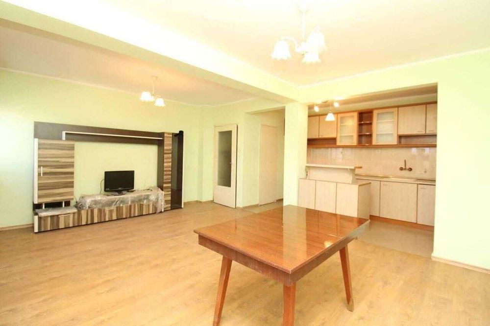 Продава се Тристаен апартамент в Пловдив, Каменица 1 - 100 кв.м за 790 €/кв.м - Снимка #1