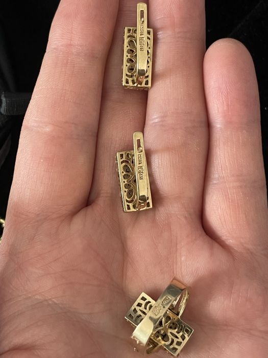 Продам Золотой набор. Кольцо и серьги.