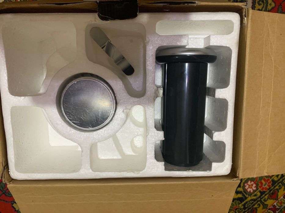 Соковыжималка новая в коробке