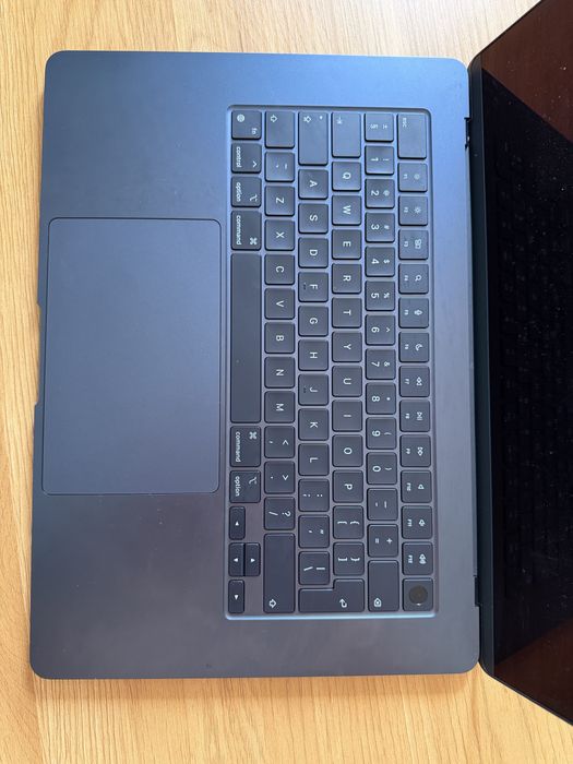Macbook Air M3 15 midnight 16 GB Ram 256gb SSD