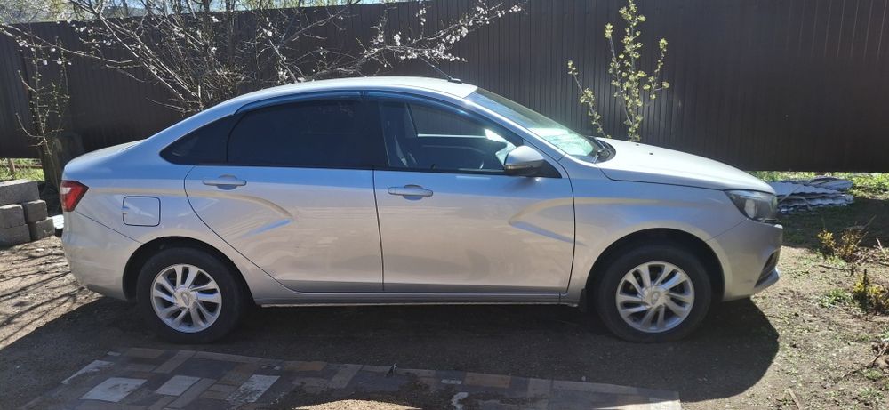 Лада VESTA 2017 года