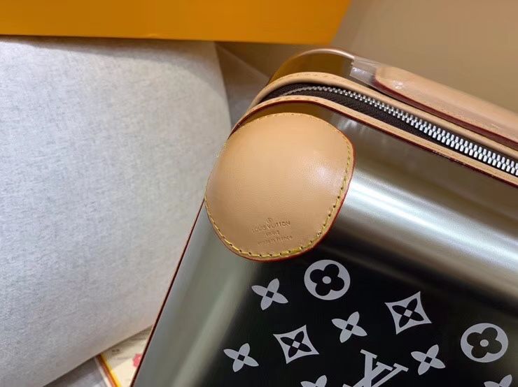 Чемодан Louis Vuitton Horizon 55 Monogram Titanium