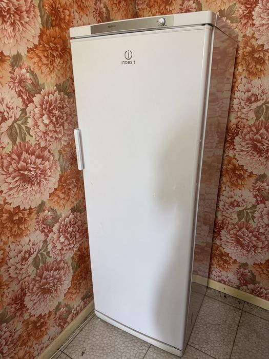 Морозильная камера Indesit