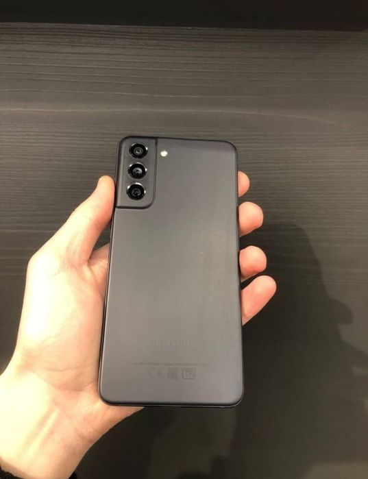 Samsung s21 Fe на 128Гб.
