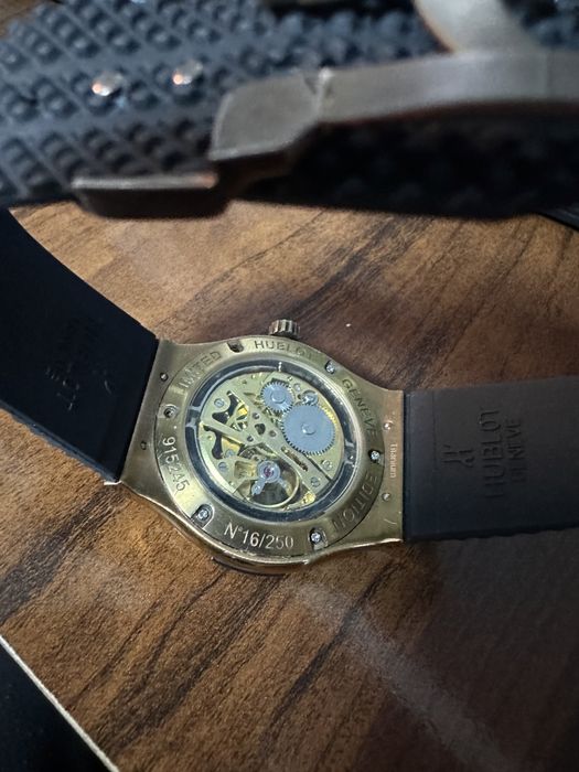 Hublot soat sotiladi mexanika noyob