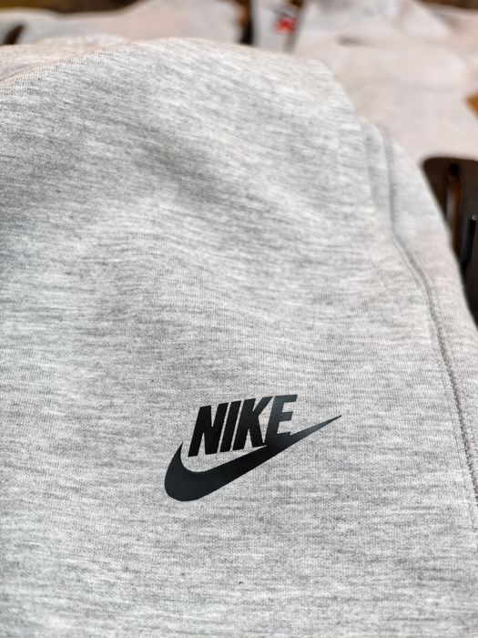 Nike tech fleece, М- като ново