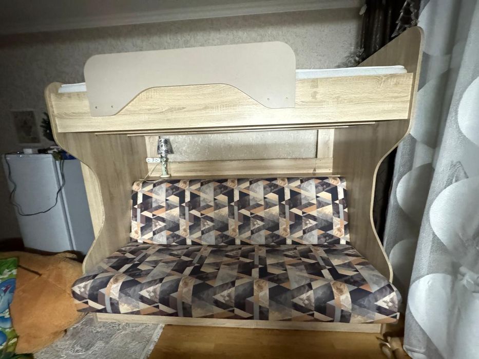 Продам двухъярусную кровать