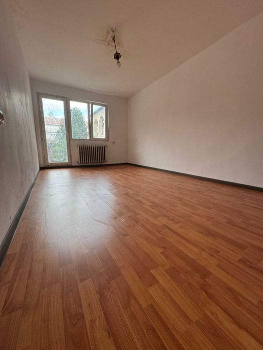 Vând casă și spațiu comercial în centrul orașului Gherla