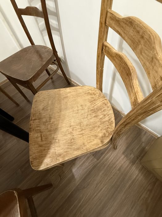 Круглый стол со стульями