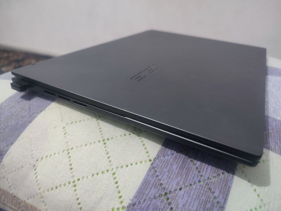 ASUS ZenBook 14 OLED