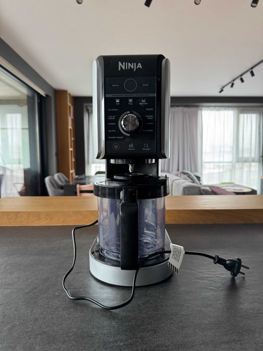 Уред за сладолед NINJA CREAMi® Deluxe 10-in-1