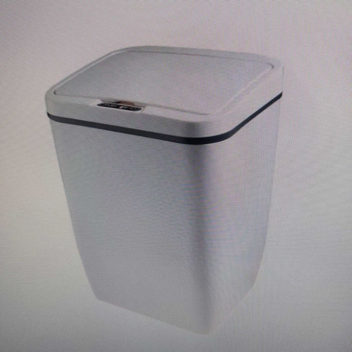Мусорное ведро с сенсором.