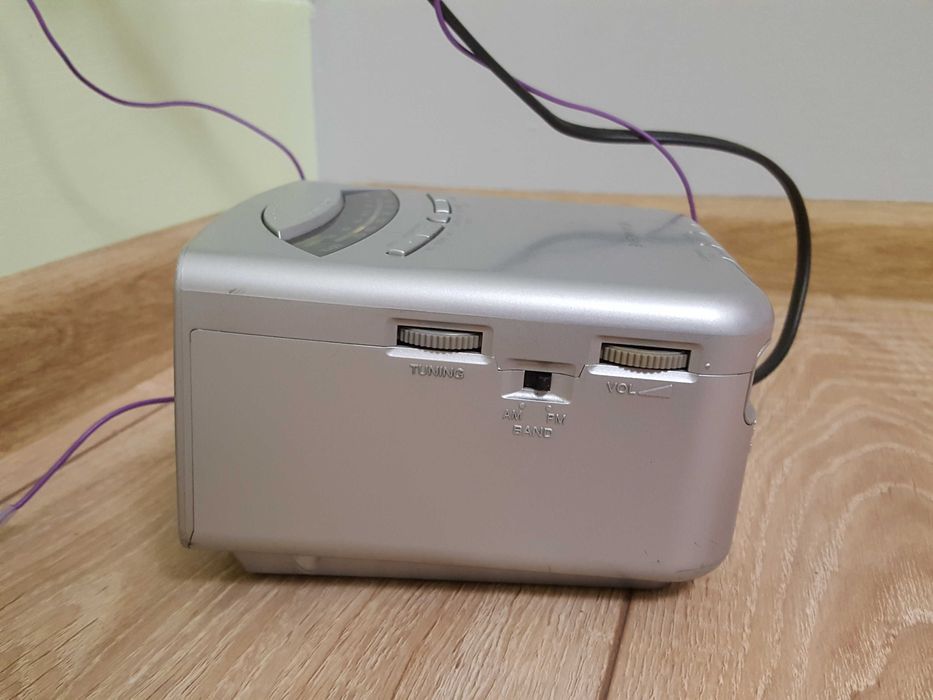 Радио часовник Sony icf-c60rc