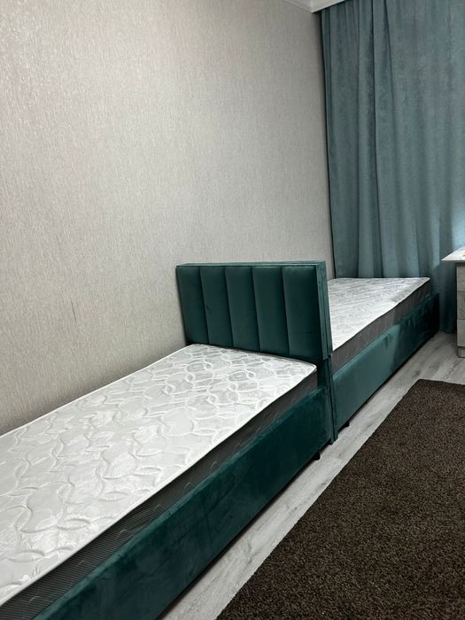 Односпальная кровать + матрасом