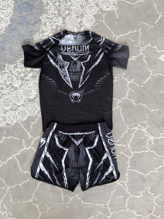 Форма для тринеровки муай тай Venum