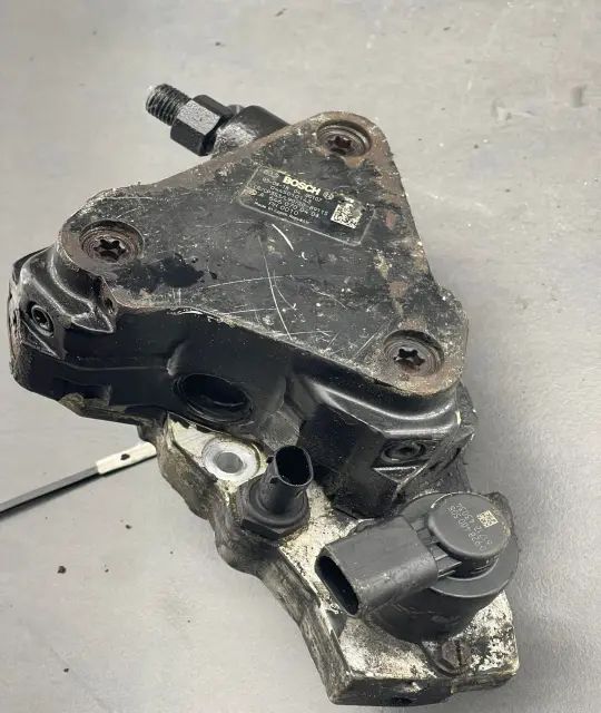 Pompa inalta presiune 0445010143 Mercedes-Benz C-Class 2003