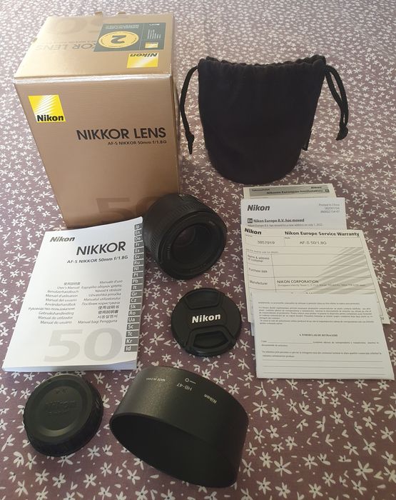 Vand aparat Nikon D5600 si accesorii