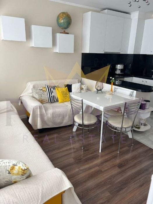 Дава се под наем Двустаен апартамент в Варна, Кайсиева градина - 60 кв.м за 561 € - Снимка #2