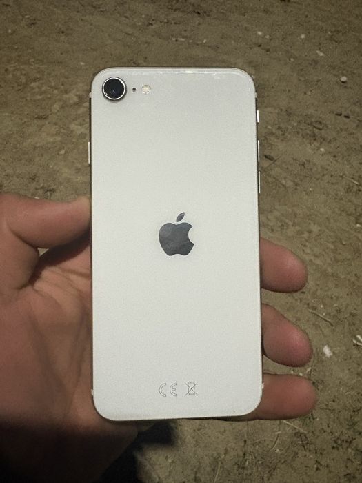 продам айфон se 2020