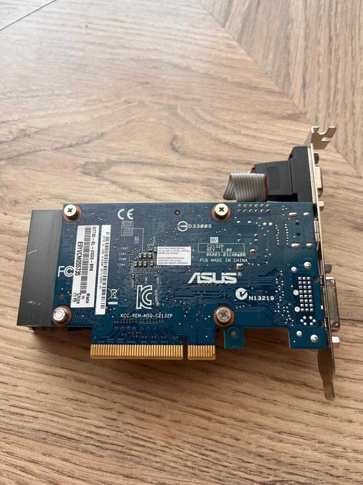 Placi video Asus GTX 750 1GB si GT 730 2GB