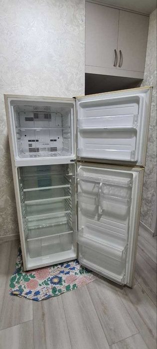 Холодильник SHARP