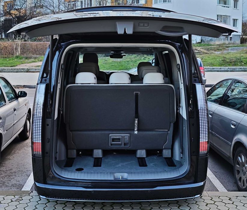 Продавам Hyundai Staria Premium 4x4 2.2 6+1