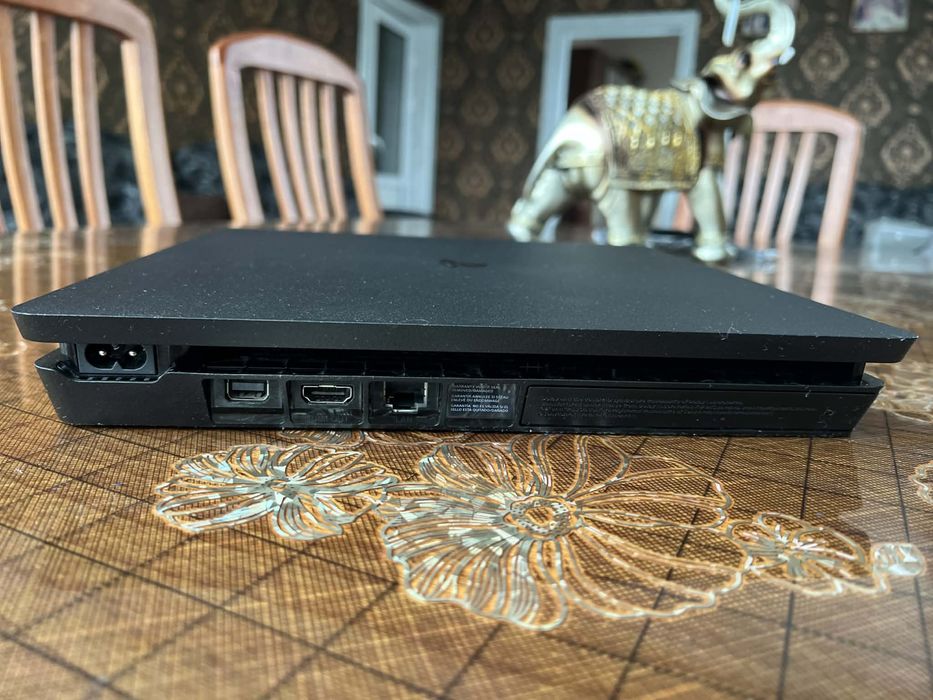 Playstation 4 pro slim