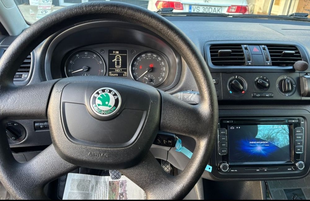 Skoda Fabia 2012 • 1.2 Benzina • 155.000 km • AC • Navigatie