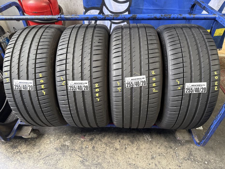255/40/20 Michelin