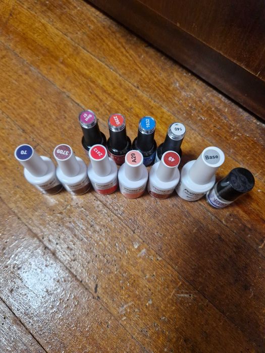 Чисто нови Гел лакове и аксесоари