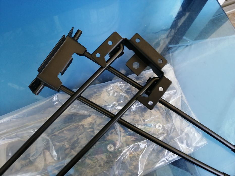 Метални сгъваеми крака за маси и столове