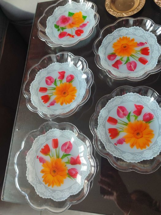 Комплект тъклени чинии