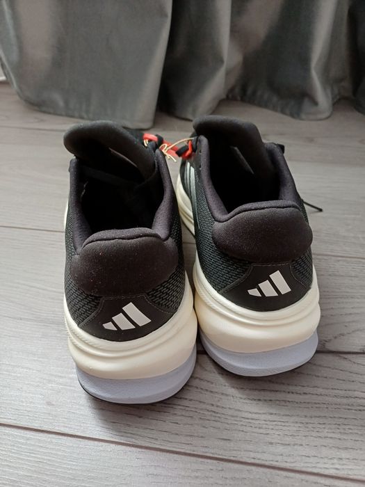 Adidas Supernova, fara cutie
