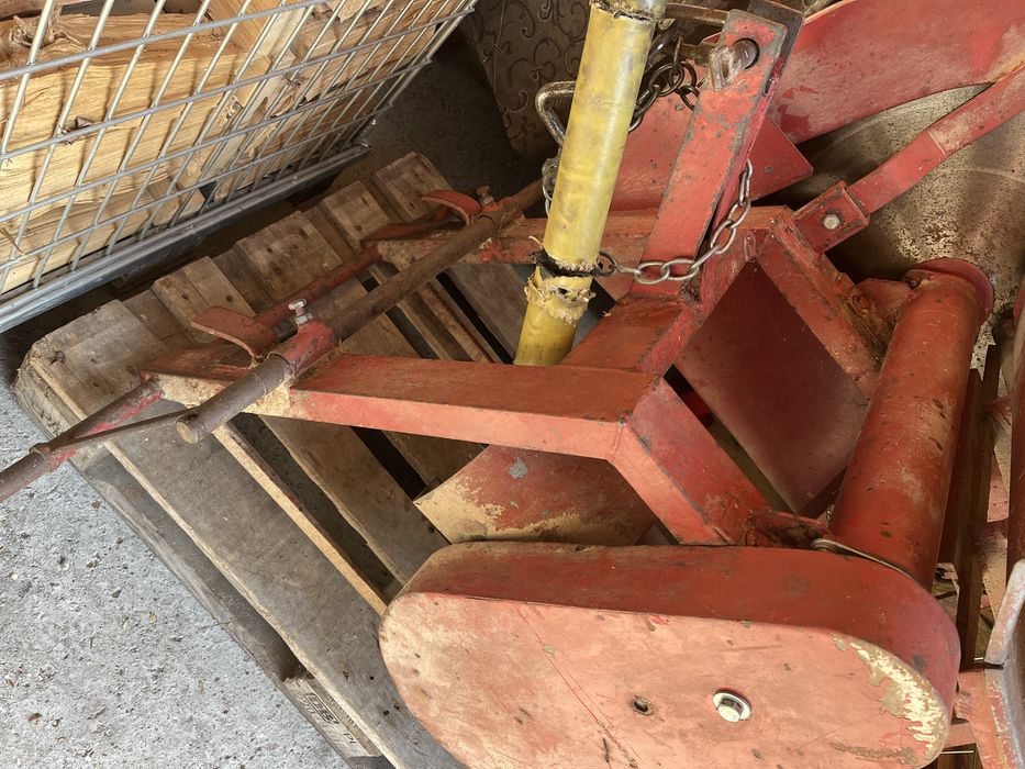 Прикачен циркуляр за трактор