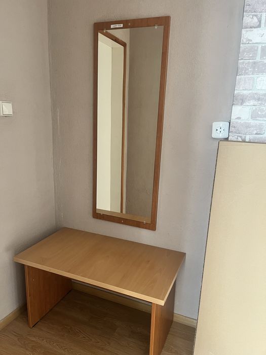 Закачалка огледало и масо